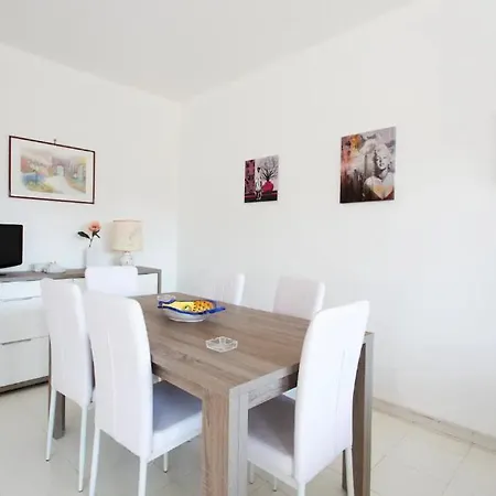 Casa Cavora - Petunie Carini