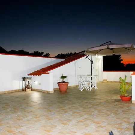 Casa Cavora - Petunie * Carini